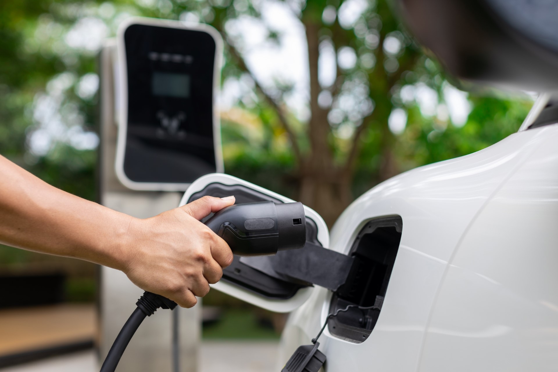ev-charging-station-safety-guidelines-dos-and-donts
